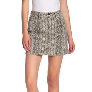BLANKNYC : Snake Skin Denim Skirt